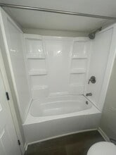 8895 N Swan Rd, Unit A in Milwaukee, WI - Building Photo - Building Photo