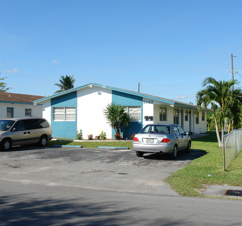 6147-6155 SW 34th St in Miramar, FL - Building Photo