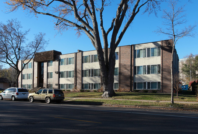 4052 Minnehaha Ave in Minneapolis, MN - Building Photo - Building Photo