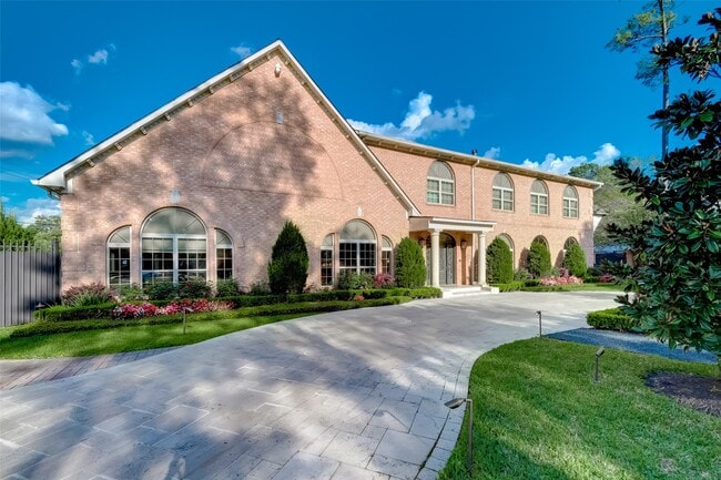 12445 Memorial Dr in Houston, TX - Building Photo - Building Photo