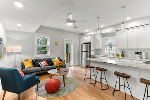 1047 Saratoga St Apartments