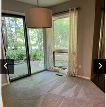 1302 Hillburn Ave NW in Grand Rapids, MI - Foto de edificio - Building Photo