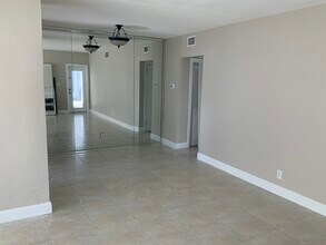 425 Bayshore Dr, Unit #1 in Fort Lauderdale, FL - Building Photo - Building Photo