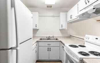 2555 Clear Acre Ln in Reno, NV - Building Photo - Building Photo