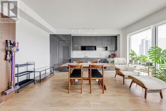 117-1117 McMahon Dr in Toronto, ON - Building Photo - Building Photo