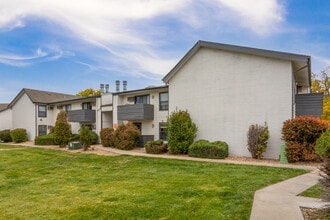 Miramar Apartments in Denver, CO - Building Photo - Building Photo