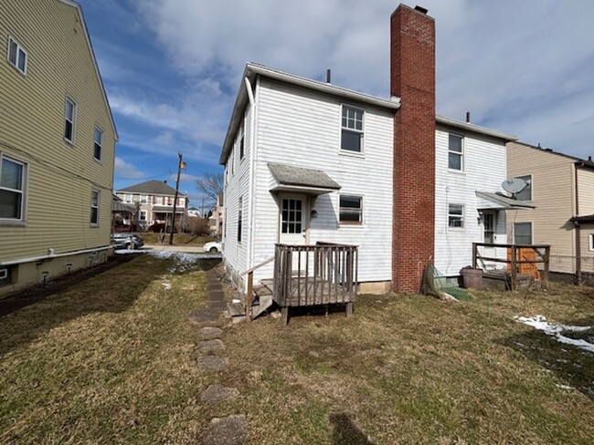 property at 618 Farnsworth Ave