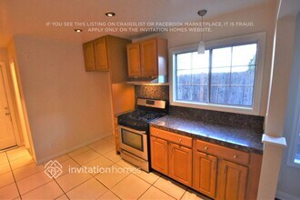 7318 Zelzah Ave in Los Angeles, CA - Foto de edificio - Building Photo