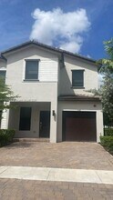 238 SW 159th Ct in Pembroke Pines, FL - Building Photo - Building Photo