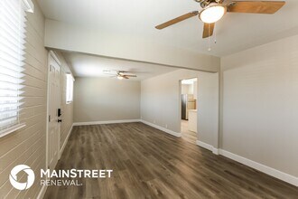 2011 E Burgess Ln in Phoenix, AZ - Building Photo - Building Photo