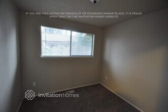 14719 104th Ave E in Puyallup, WA - Foto de edificio - Building Photo