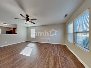 15709 Lakepoint Forest Dr in Charlotte, NC - Foto de edificio - Building Photo