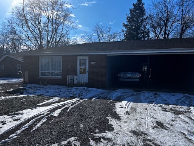 2320 Springfield Rd in East Peoria, IL - Building Photo - Building Photo