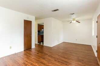 7913 Jasper Ave in Jacksonville, FL - Building Photo - Building Photo