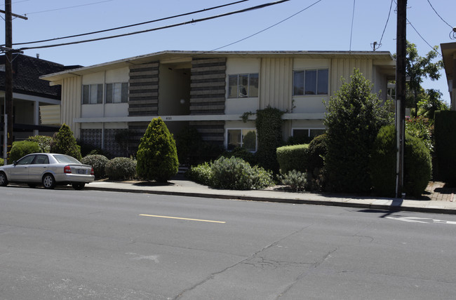 632 Cedar St in San Carlos, CA - Foto de edificio - Building Photo