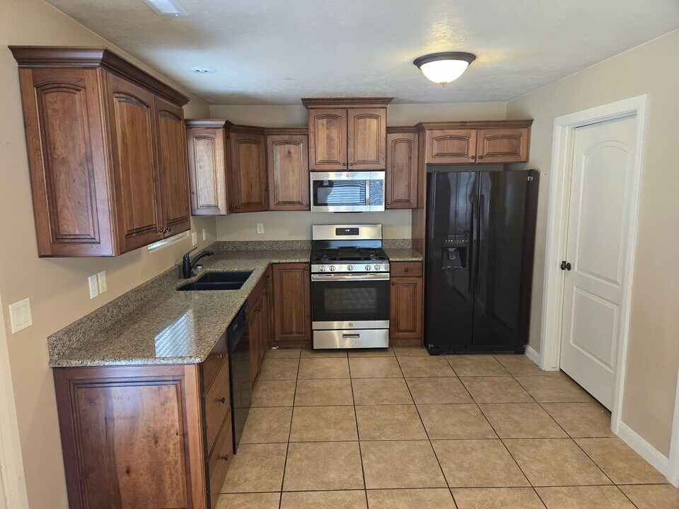 370 1425 N St in Cedar City, UT - Building Photo