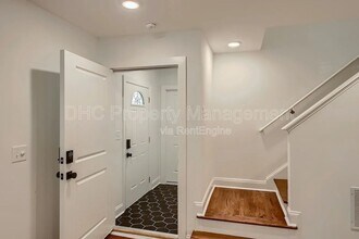 406 S Columbia Dr in Decatur, GA - Building Photo - Building Photo