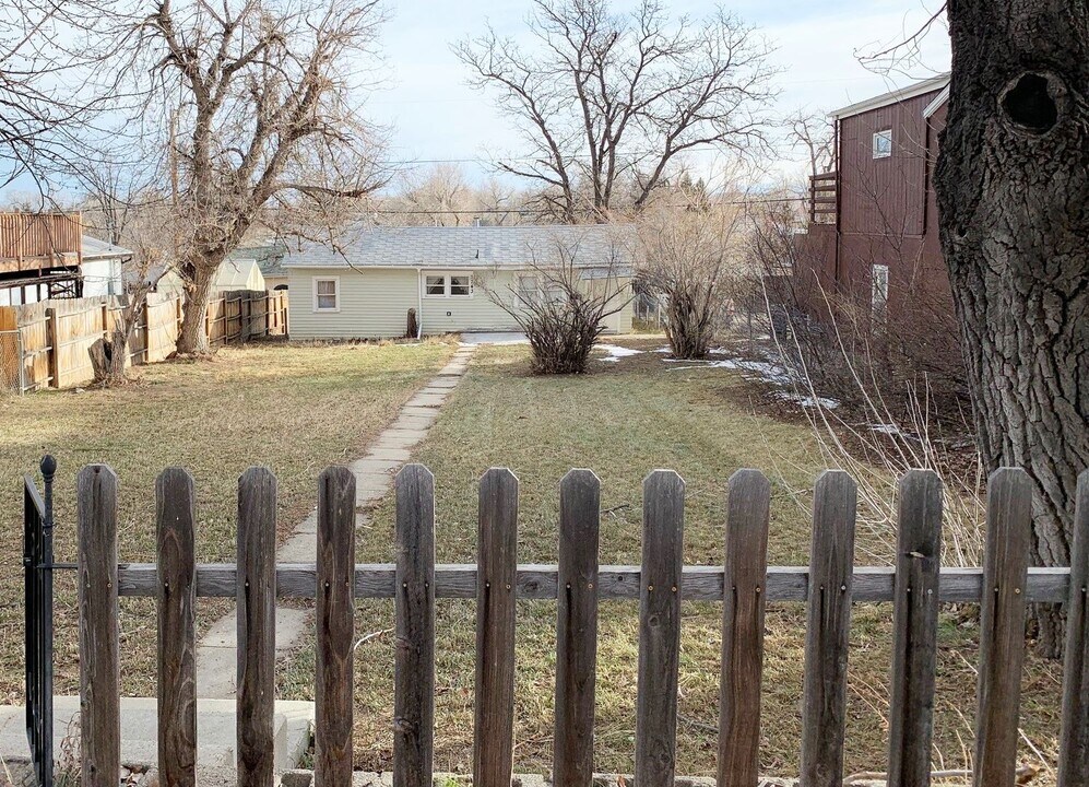 1743 S Jefferson St in Casper, WY - Building Photo