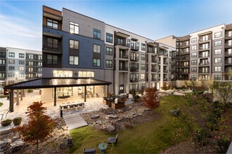 NOVEL West Midtown by Crescent Communities in Atlanta, GA - Foto de edificio - Building Photo