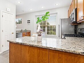 691 Station Blvd in Aurora, IL - Building Photo - Building Photo