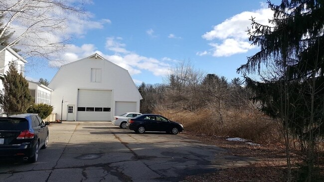 126 Sullivan St in Berwick, ME - Building Photo - Building Photo