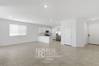 17320 W Gray Fox Trl in Surprise, AZ - Building Photo - Building Photo