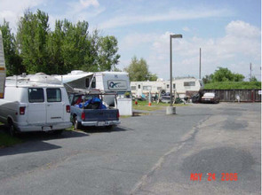 Sandy Point Mobile Home Park in Oakley, CA - Building Photo - Building Photo