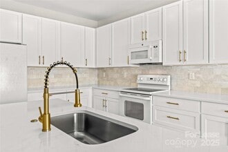124 Zolder Ln in Mooresville, NC - Building Photo - Building Photo