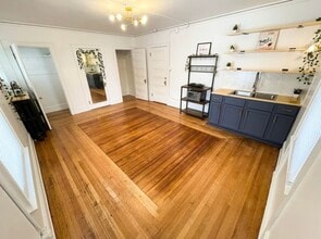 3721 Cottage Grove Ave in Des Moines, IA - Building Photo - Building Photo
