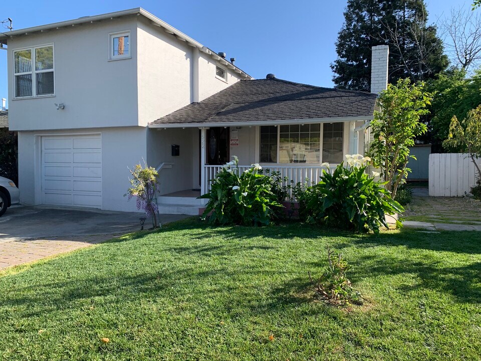 522 Scott Ave in Redwood City, CA - Building Photo