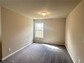 110 Auburn Xing Wy in Auburn, GA - Foto de edificio - Building Photo