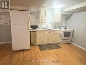 381 Fleet St in Welland, ON - Building Photo - Building Photo