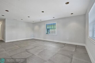 902 Mandarin Isle in Fort Lauderdale, FL - Building Photo - Building Photo