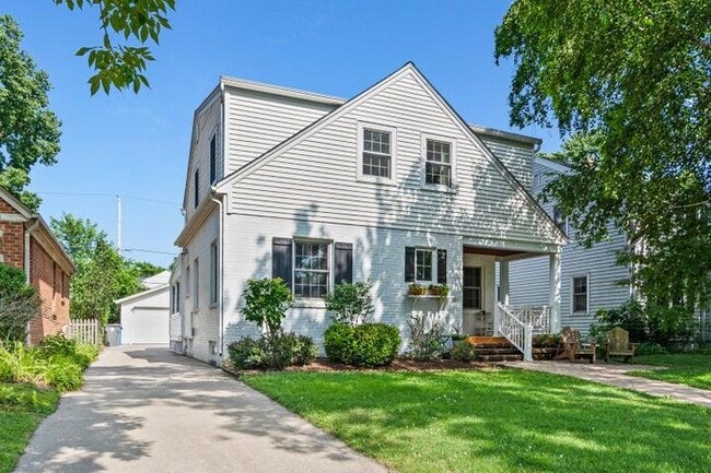 property at 5030 N Kent Ave
