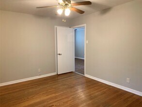 4423 Warm Springs Rd in Houston, TX - Building Photo - Building Photo