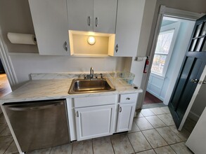22 Cleveland St in Danbury, CT - Building Photo - Building Photo