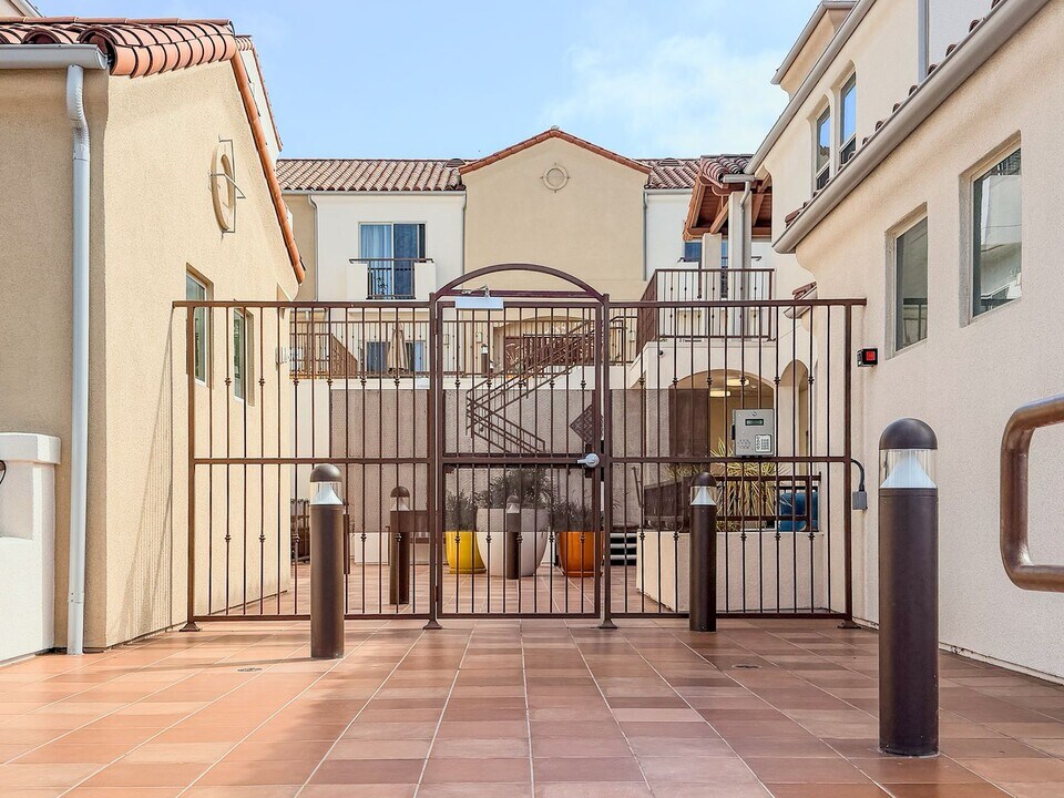 44 Coronado St in Ventura, CA - Building Photo