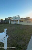 910 S Orlando Ave in Cocoa Beach, FL - Building Photo