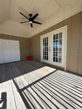 5053 N Beach Rd, Unit 8 in Englewood, FL - Building Photo - Building Photo