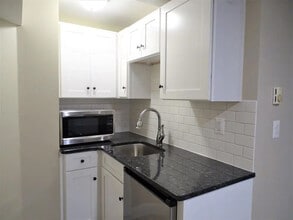 125 E Main St, Unit C in New Holland, PA - Building Photo - Building Photo