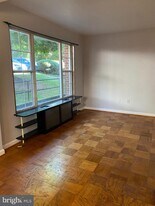 1300 N Meade St in Arlington, VA - Building Photo