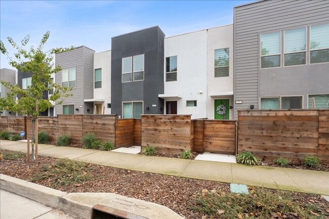 property at 6117 Bridgecross Dr