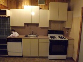 55 Deer Path Rd, Unit 55 B in Central Islip, NY - Building Photo