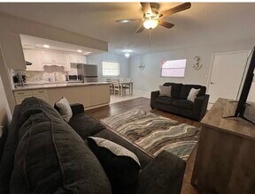 220 Park Blvd N, Unit 103 in Venice, FL - Foto de edificio - Building Photo