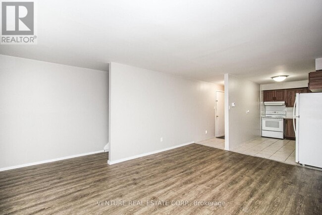 4227 Dundas St W in Toronto, ON - Building Photo - Building Photo