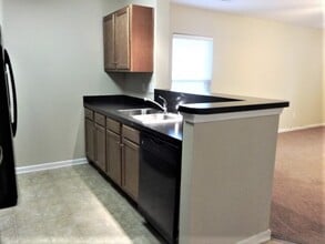 8740 Red Oak Dr in North Charleston, SC - Building Photo - Building Photo