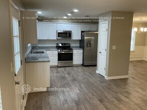 135 Hidden Creek Dr in Canton, GA - Foto de edificio - Building Photo