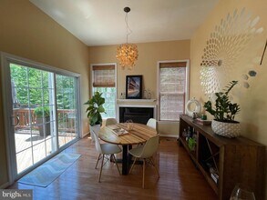 22098 Avonworth Square in Broadlands, VA - Building Photo - Building Photo