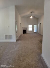 125 Harold Murphy Dr photo'