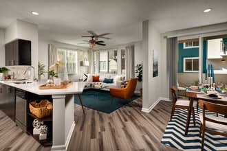 The District Apartments in La Mesa, CA - Foto de edificio - Building Photo